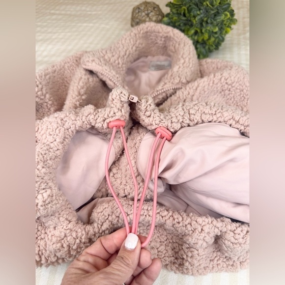 Urban Outfitters Willow Fuzzy Pink Drawstring Teddy Jacket Size Small - Picture 9 of 12